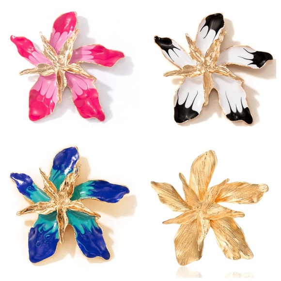 OVERSIZED PINK FLOWER EARRINGS - Picture 1 of 1